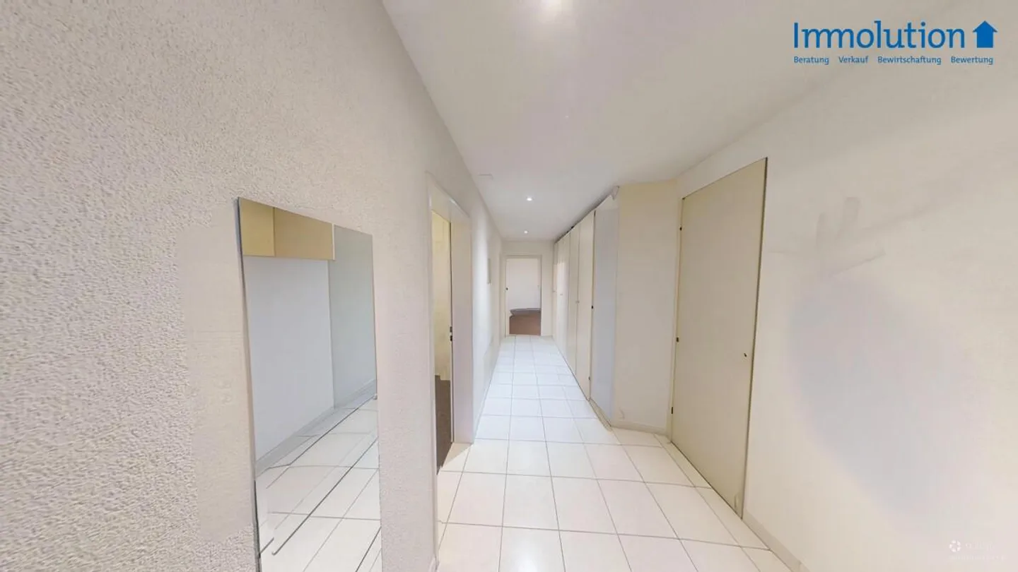 La tua nuova casa familiare con molto spazio per sentirsi a proprio agio - Foto 8 di 10