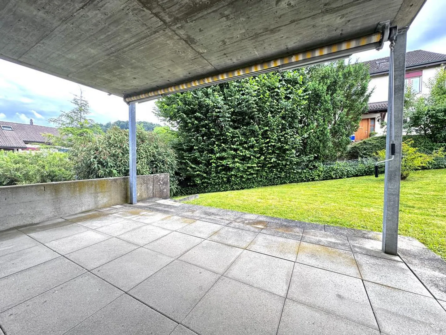 Charming Ground Floor Apartment with Garden Seating Area - Photo 11 of 12