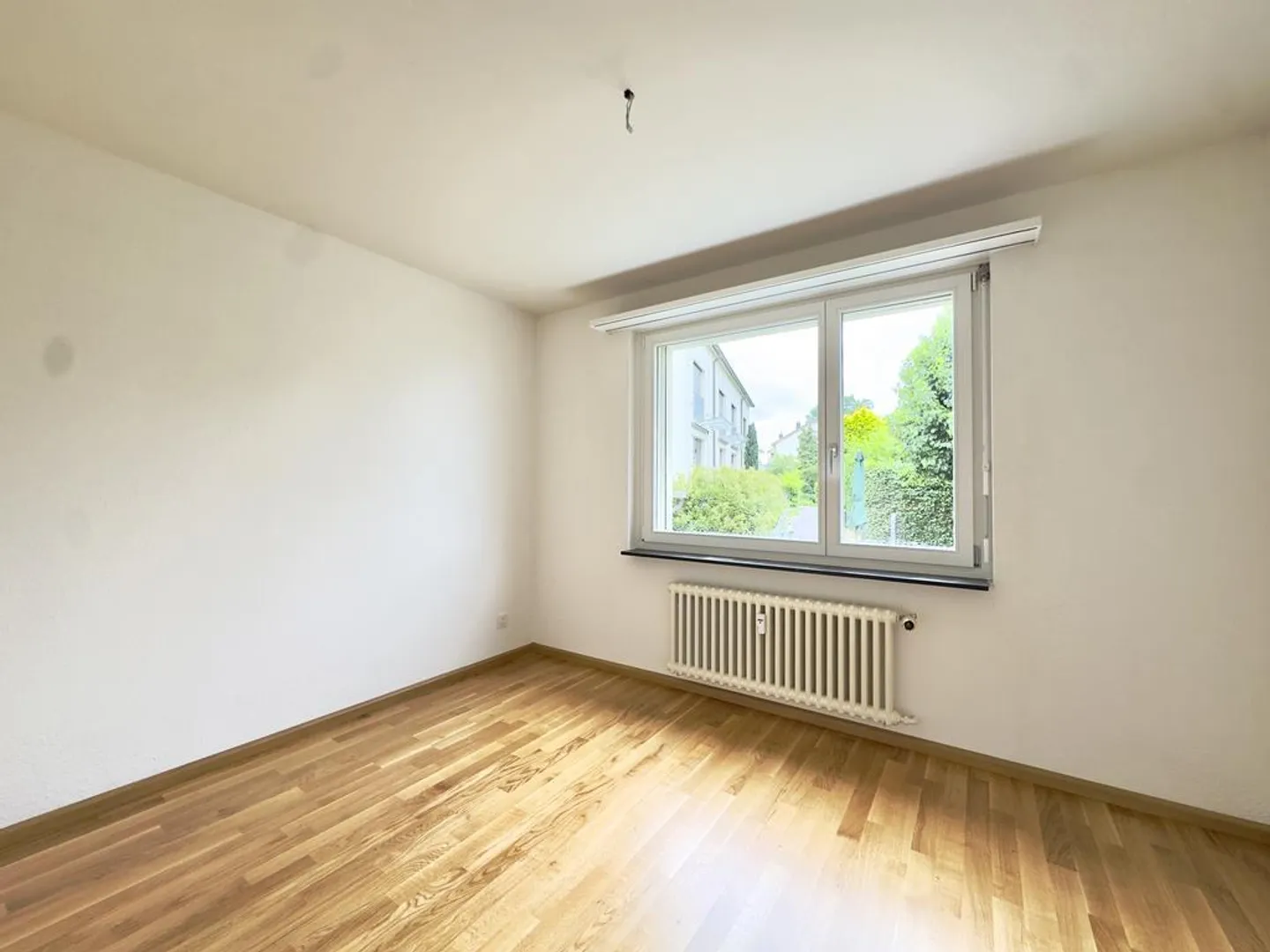 Charming Ground Floor Apartment with Garden Seating Area - Photo 8 of 12