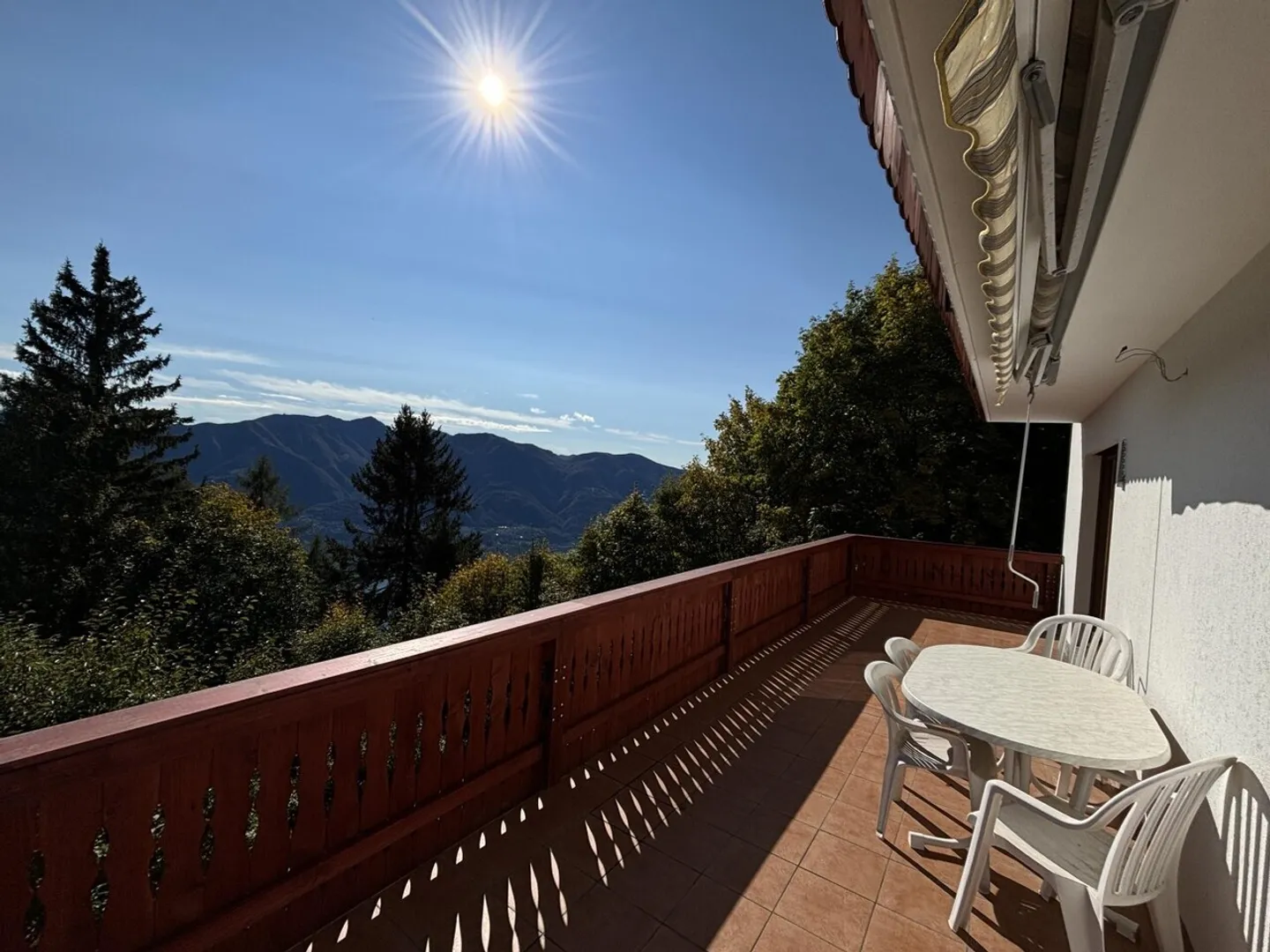 3-family house with three 2 1/2-room holiday apartments in a very sunny, quiet location - Photo 9 of 13