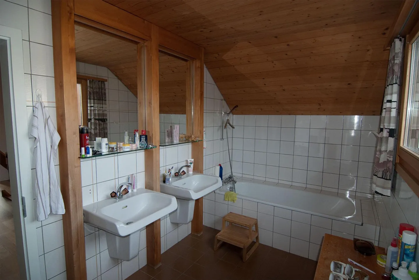 Grande casa unifamiliare di 7 stanze con molto spazio esterno nel vecchio centro del villaggio - Foto 14 di 14