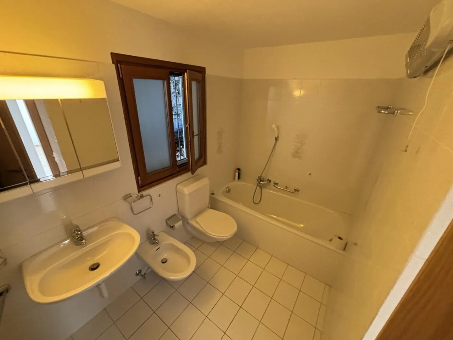 3-family house with three 2 1/2-room holiday apartments in a very sunny, quiet location - Photo 11 of 13