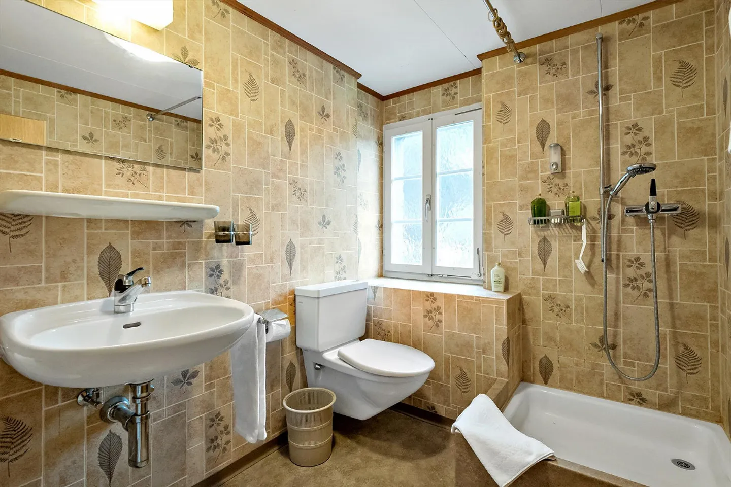 Furnished Room - with Shared Kitchen - Photo 3 of 3