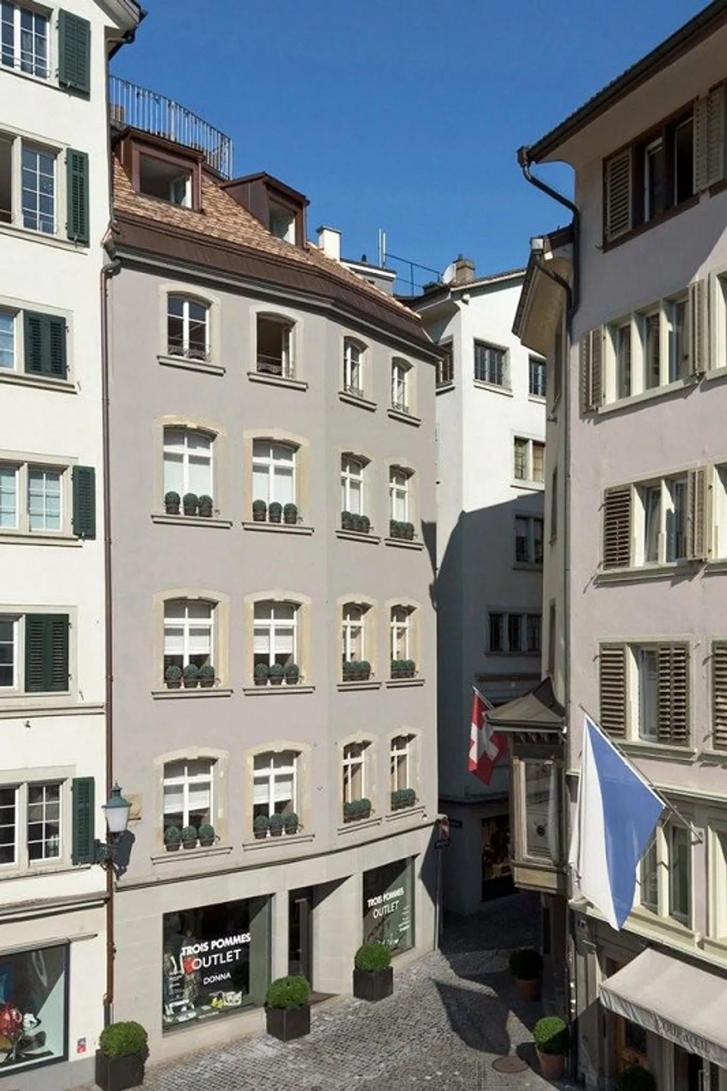 Directly on Weinplatz, Penthouse with Terrace and Dream View - Photo 1 of 11