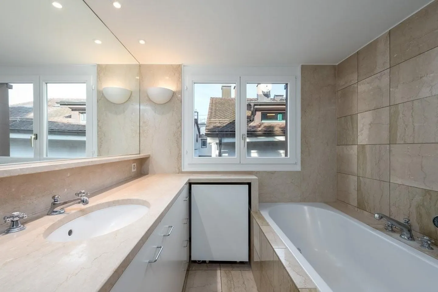 Directly on Weinplatz, Penthouse with Terrace and Dream View - Photo 7 of 11