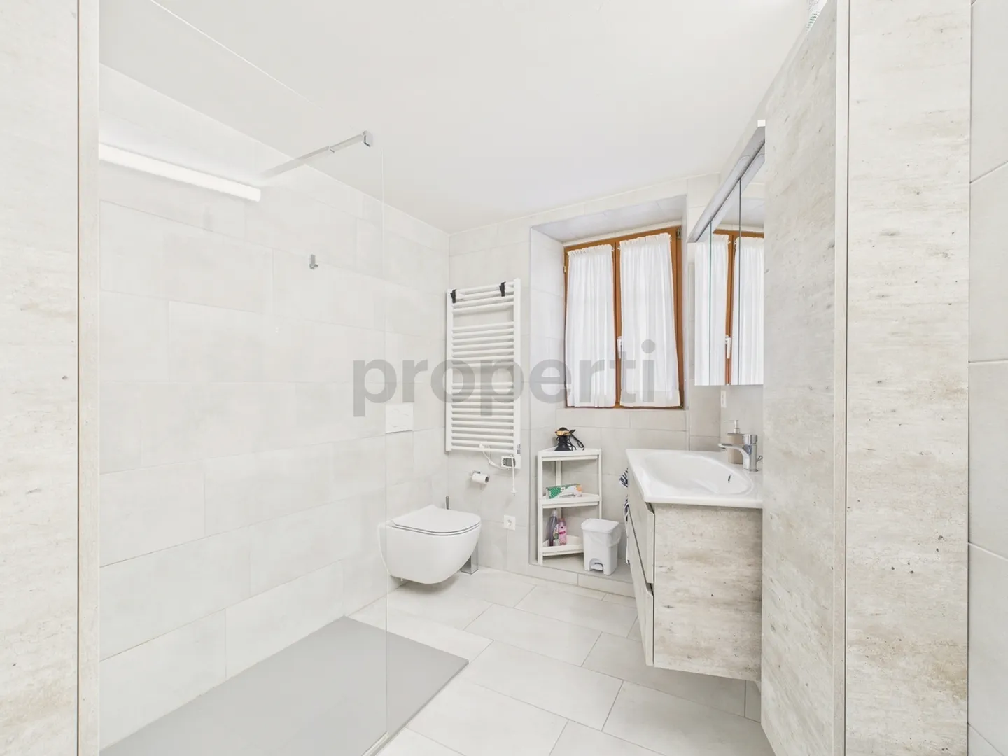 Elegantes Einfamilienhaus mit 3 Zimmern und Balkon, Breggia - Foto 8 von 13