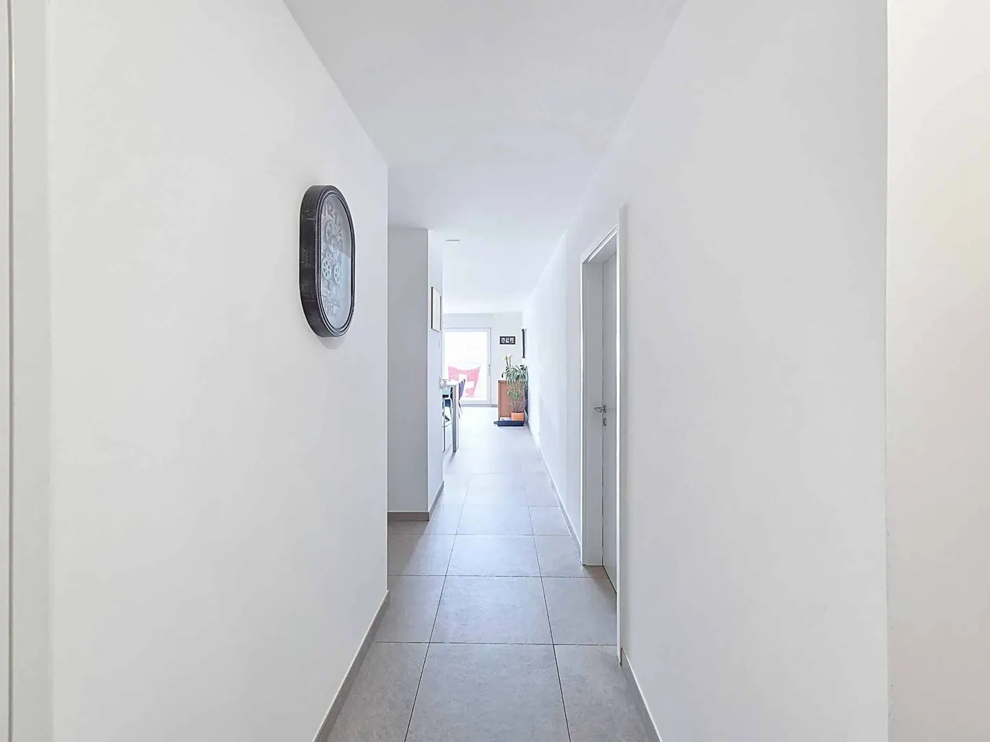 Elegante appartamento contemporaneo di 3,5 locali a due passi dal Lago di Joux - Foto 4 di 10