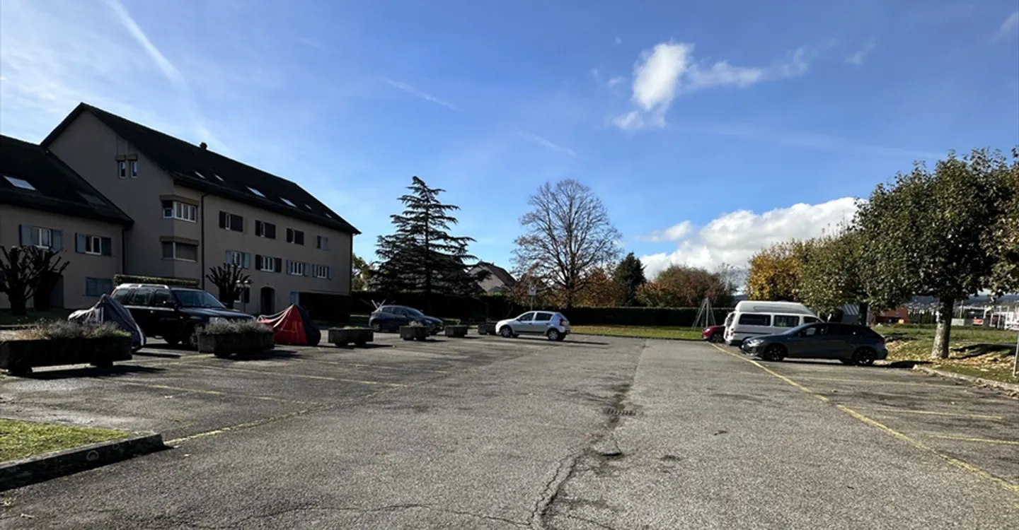 Außenparkplatz - Foto 2 von 3
