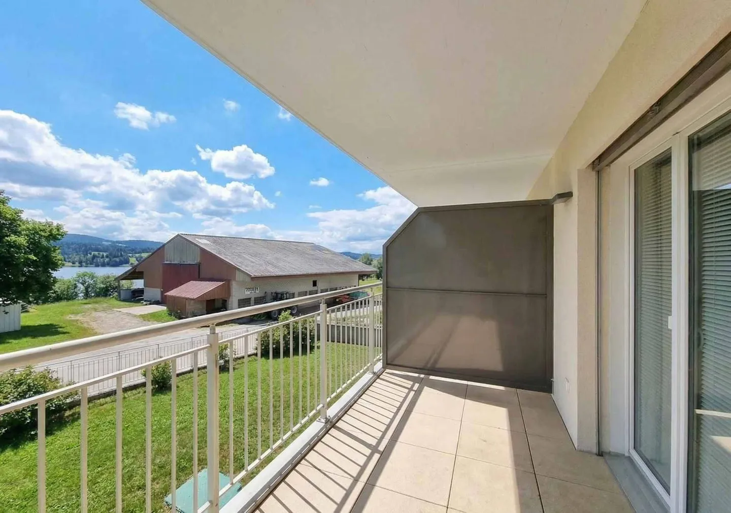 Elegante appartamento contemporaneo di 3,5 locali a due passi dal Lago di Joux - Foto 9 di 10