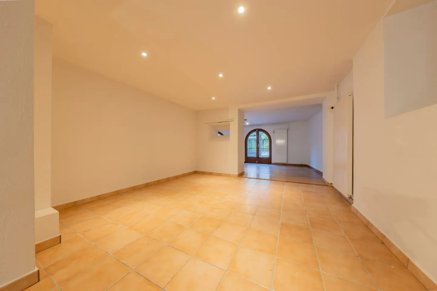 À louer - Magnifique maison de village de 7,5 pièces - 260 m² - Espace piscine chauffé - Trélex (Nyon) - Photo 13 sur 13