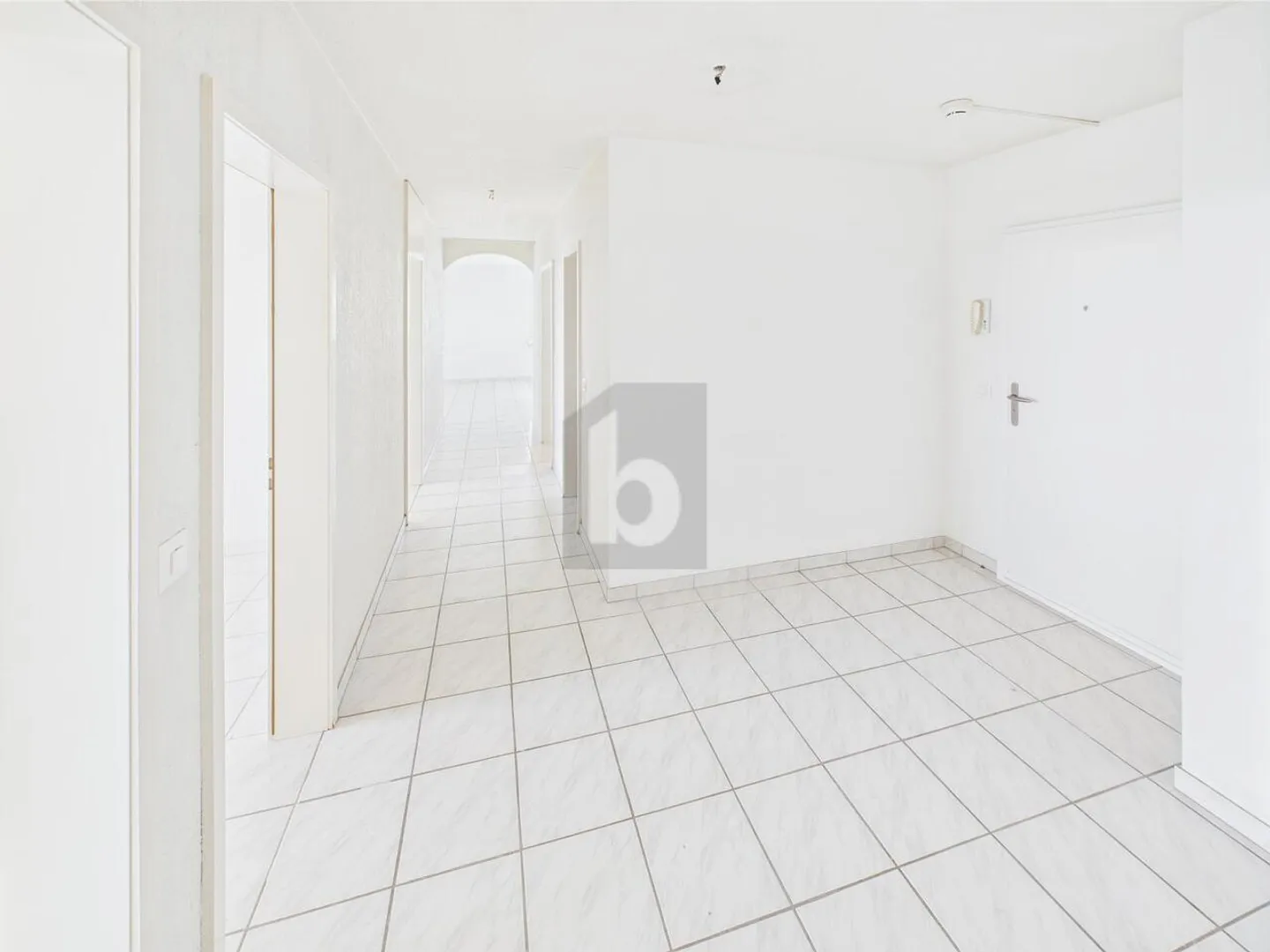 Geräumige 4.5-Zimmer-Wohnung - Foto 2 von 6