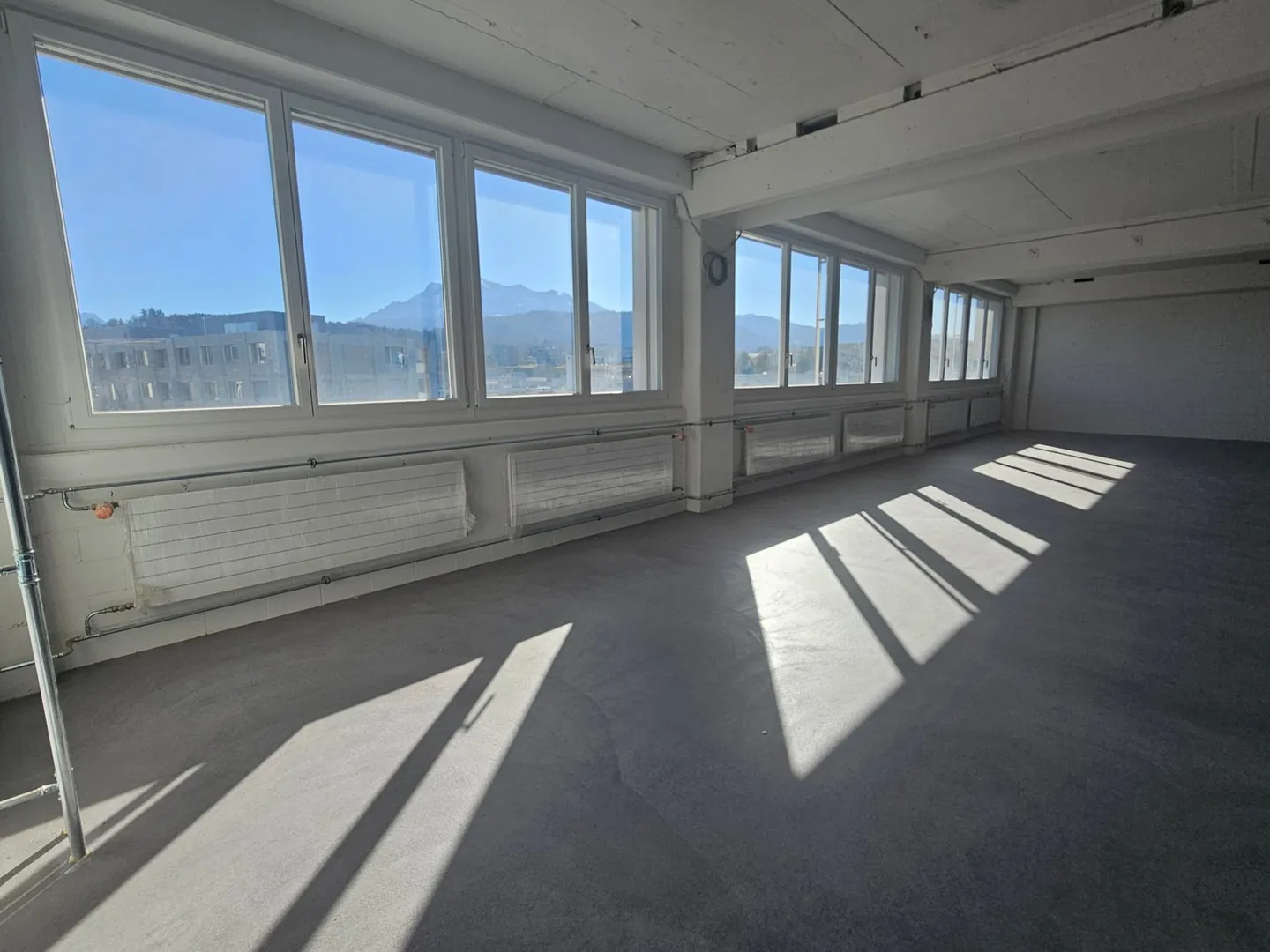 Spazi affittabili flessibili per aziende e economia creativa - Foto 1 di 10