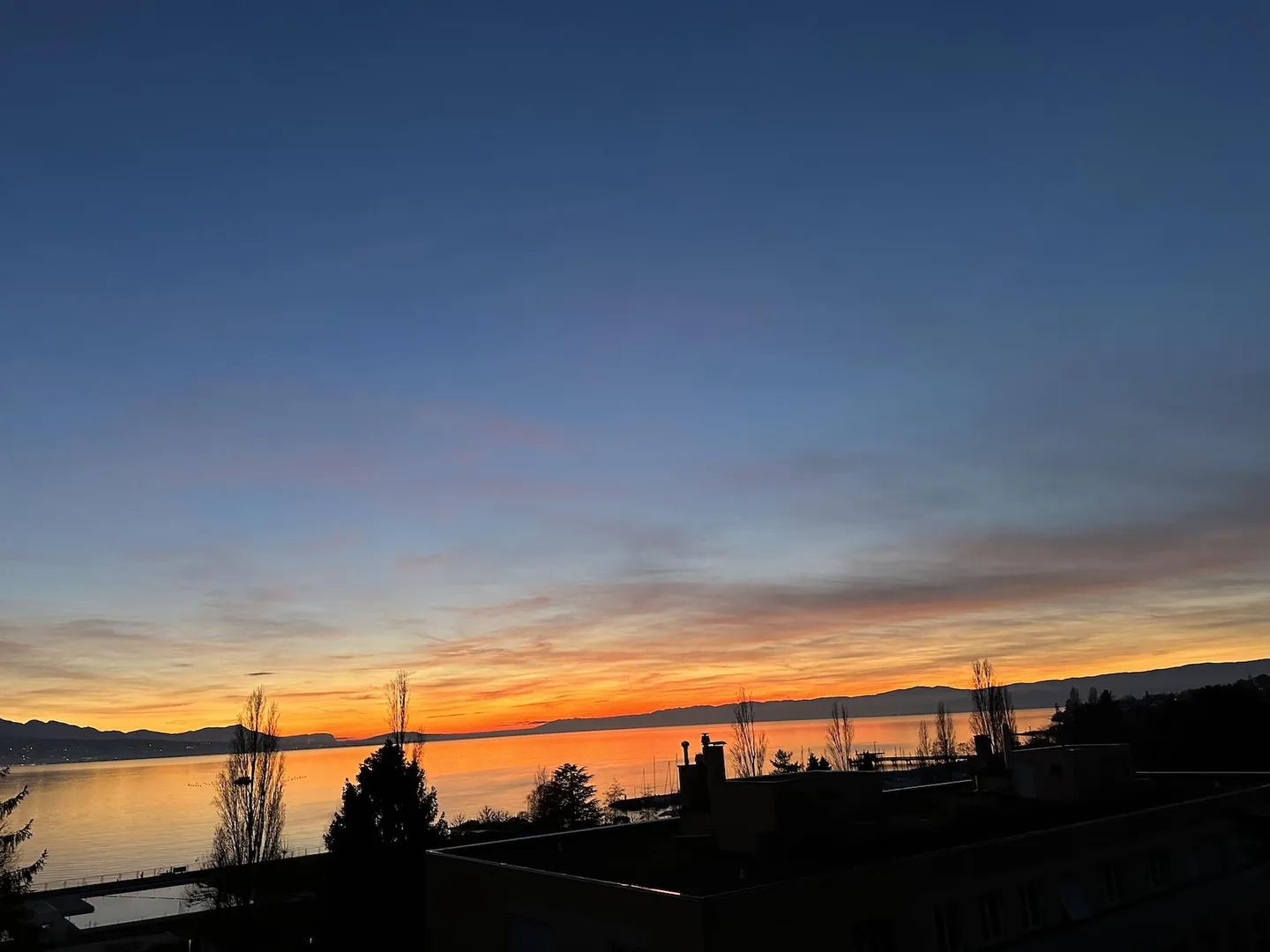 Charming Apartment with Lake View - Photo 3 of 16