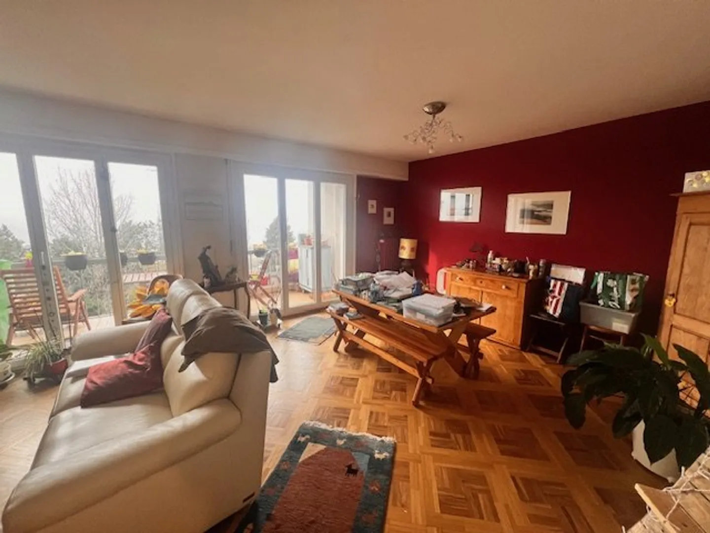 Charming Apartment with Lake View - Photo 10 of 16