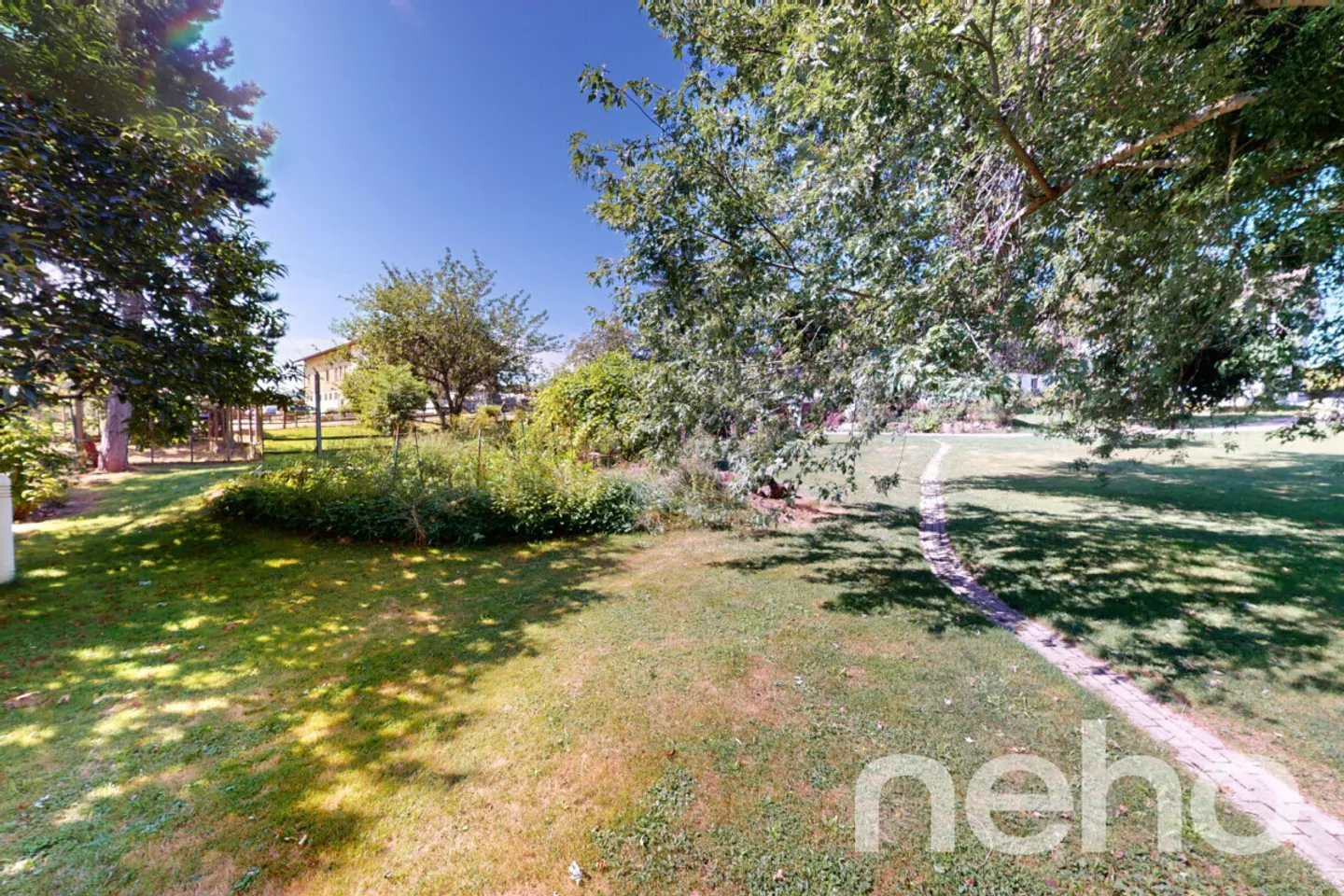 Appartamento di 4,5 stanze con giardino privato in un contesto bucolico - Foto 11 di 13