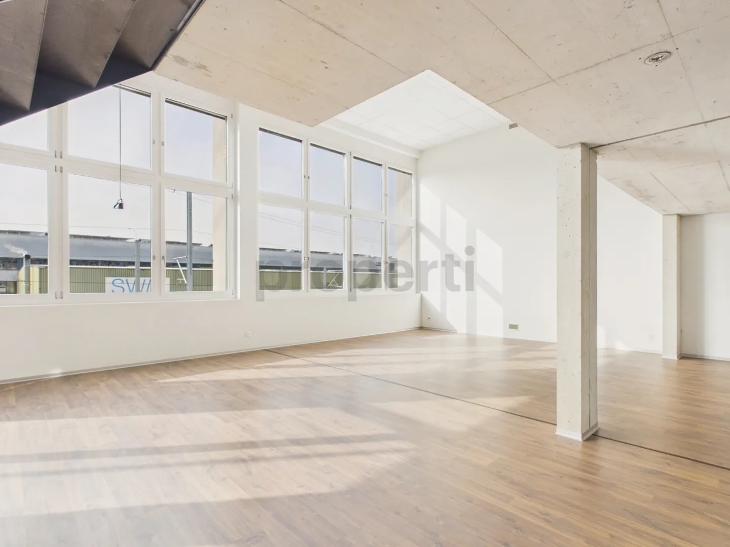 Stylisches Loft mit Balkon - Foto 5 von 13