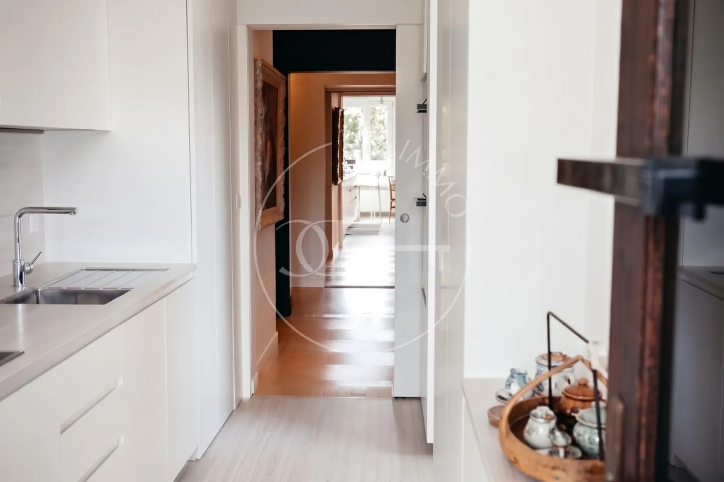 Bel Appartement Rénové - Photo 3 sur 7