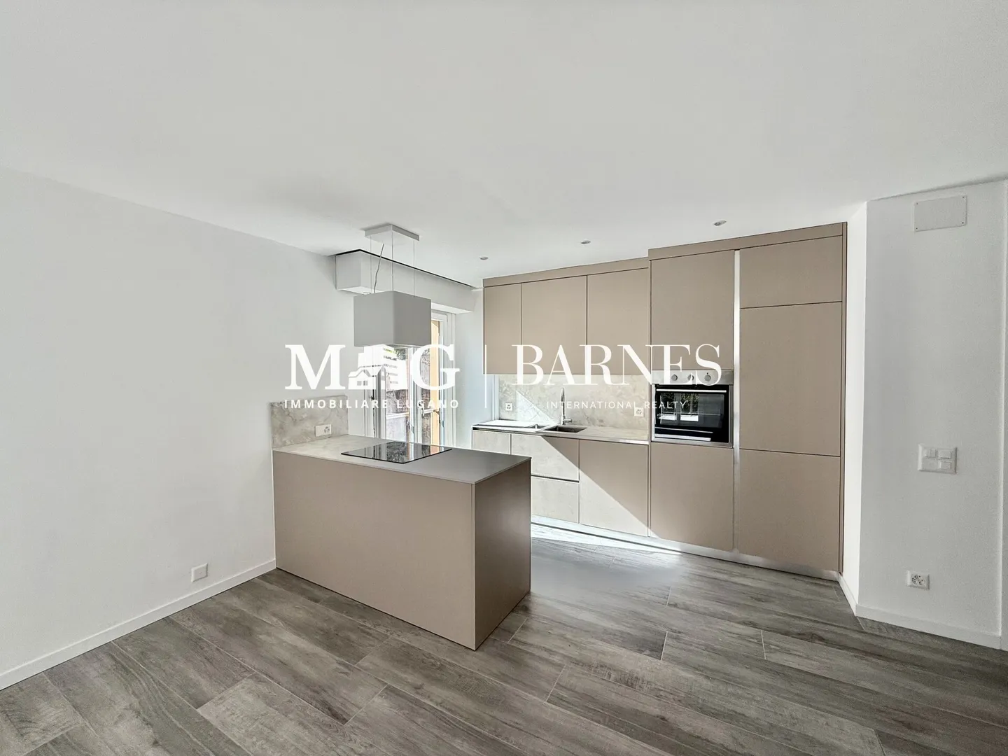 Lugano, Castagnola Directement sur le Lac - Appartement Moderne de 4,5 Pièces avec Vue sur le Lac - Photo 4 sur 8