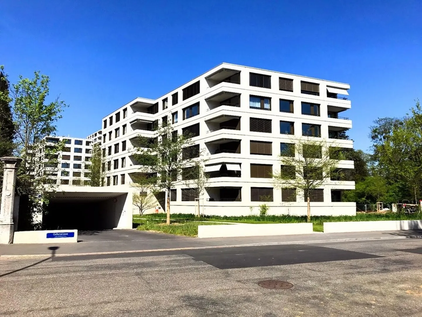 Sichere Parkplätze in Basel - Foto 2 von 2