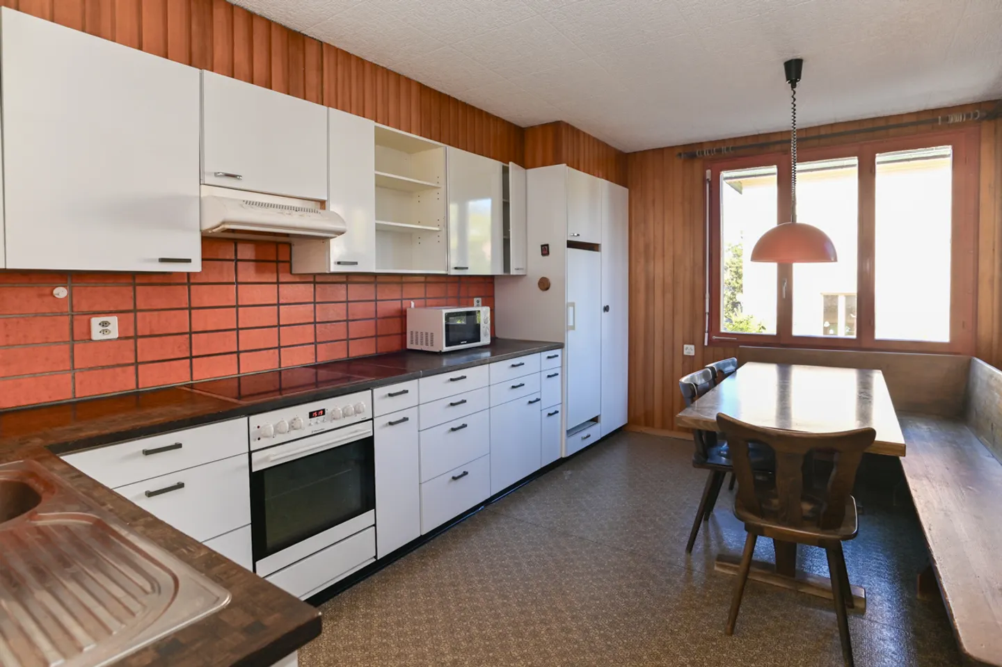 Maison jumelée avec jardin spacieux dans le meilleur emplacement à Zelgli - Photo 8 sur 13