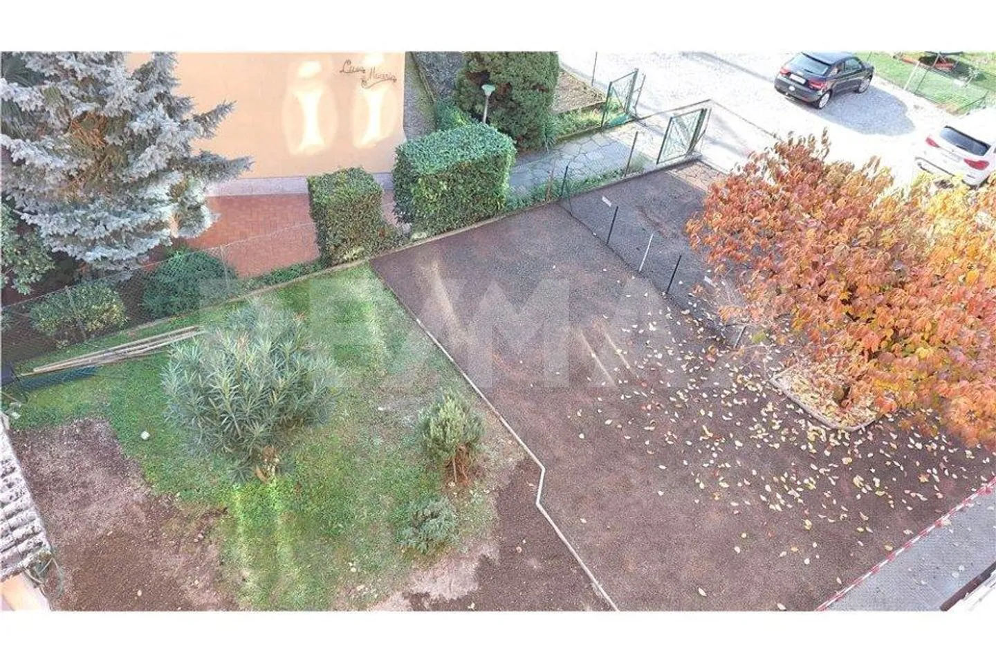 Appartamento 4,5 locali con balcone e due posti auto - Foto 10 di 12