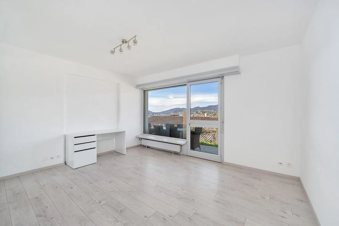 VILLA 5.5 LOCALI CON VISTA CITTÀ E LAGO DI LUGANO | EXCLUSIVE 5.5-R... - Foto 6 di 15