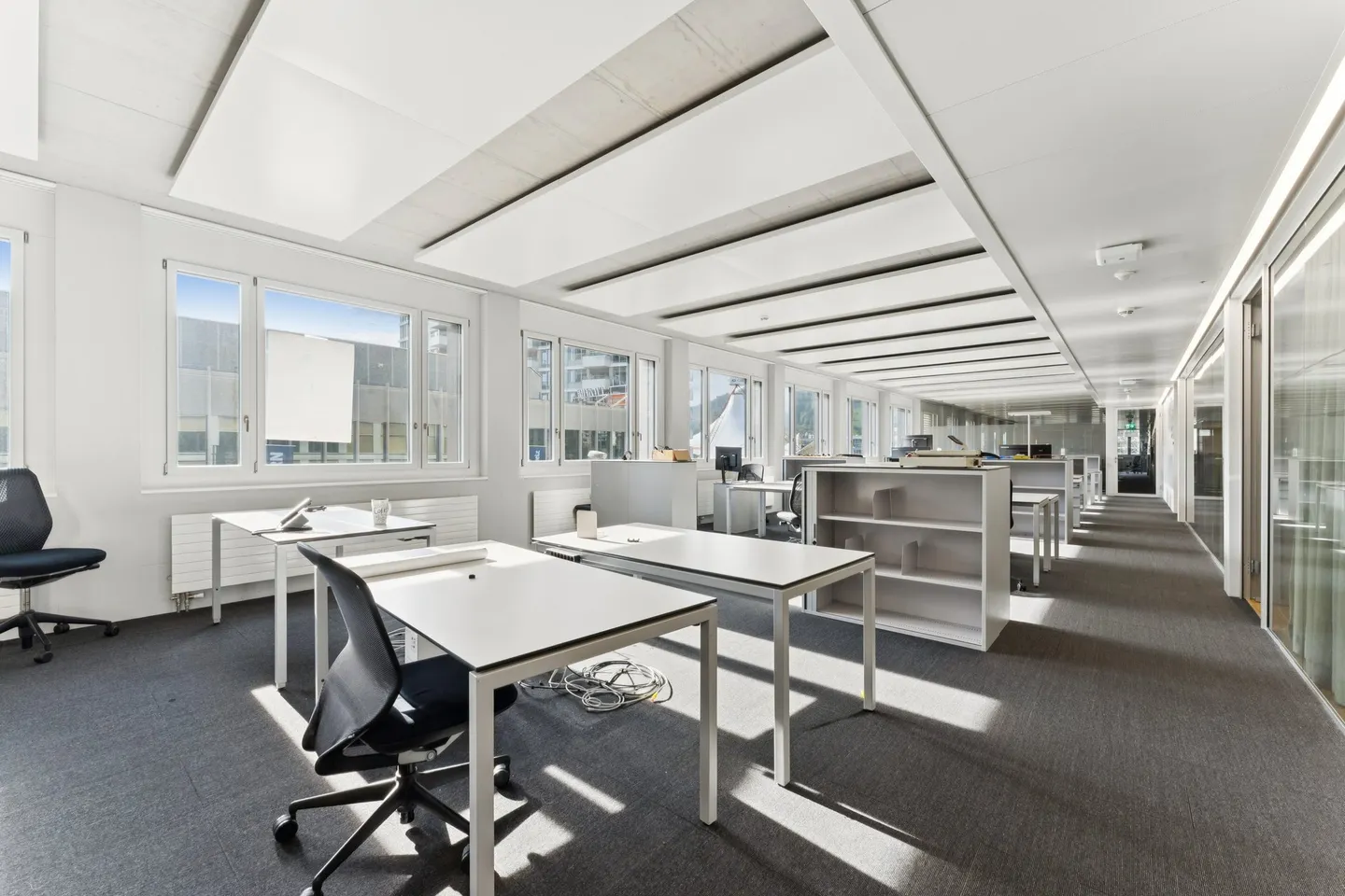 Flexible office space with existing expansion and top connections - Photo 8 of 12
