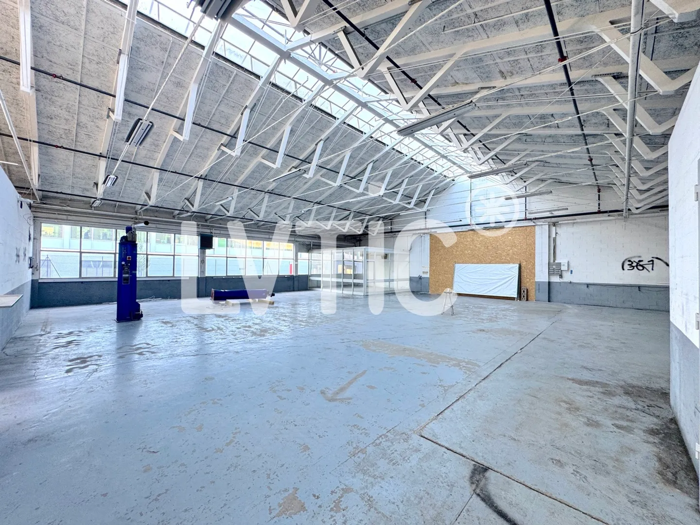 Entrepôt, showroom de 1'040 m2 à louer à Meyrin - Photo 3 sur 7