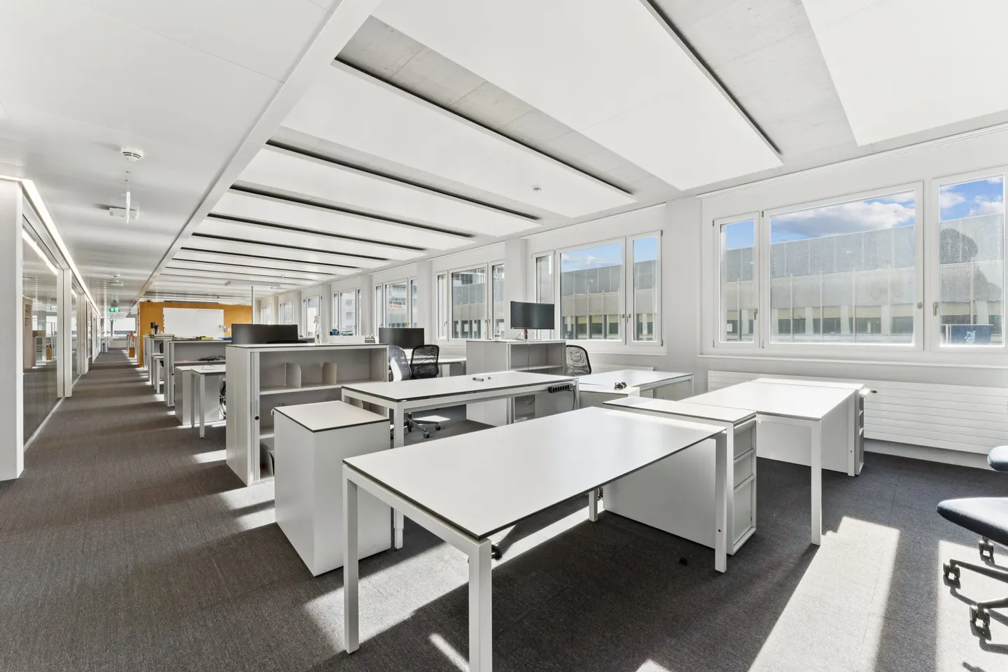 Flexible office space with existing expansion and top connections - Photo 11 of 12