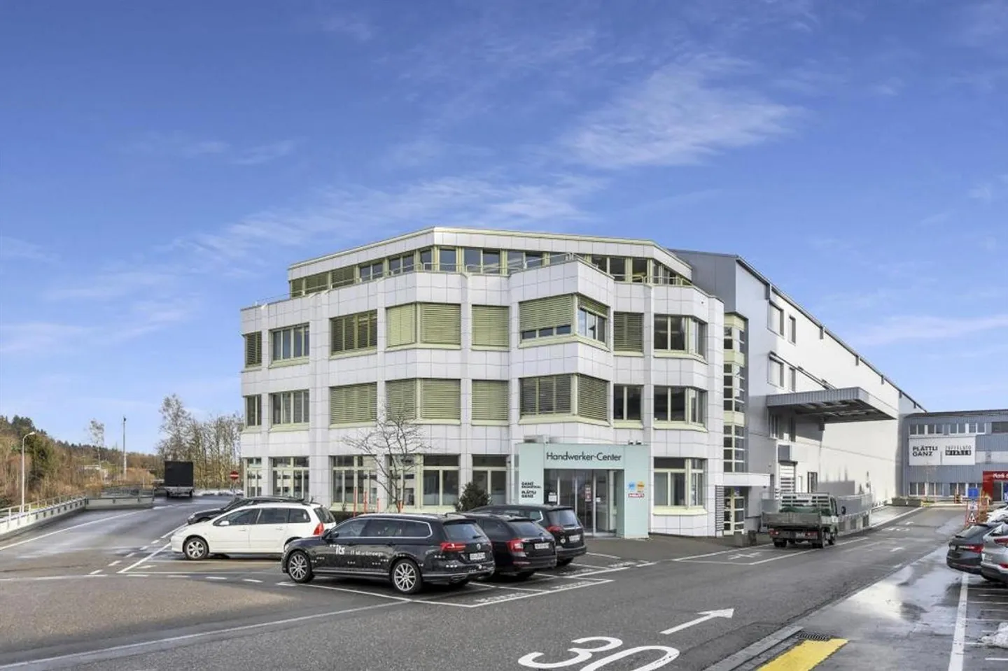 Attractive office and training rooms in St. Gallen in an unbeatable location - Photo 1 of 13