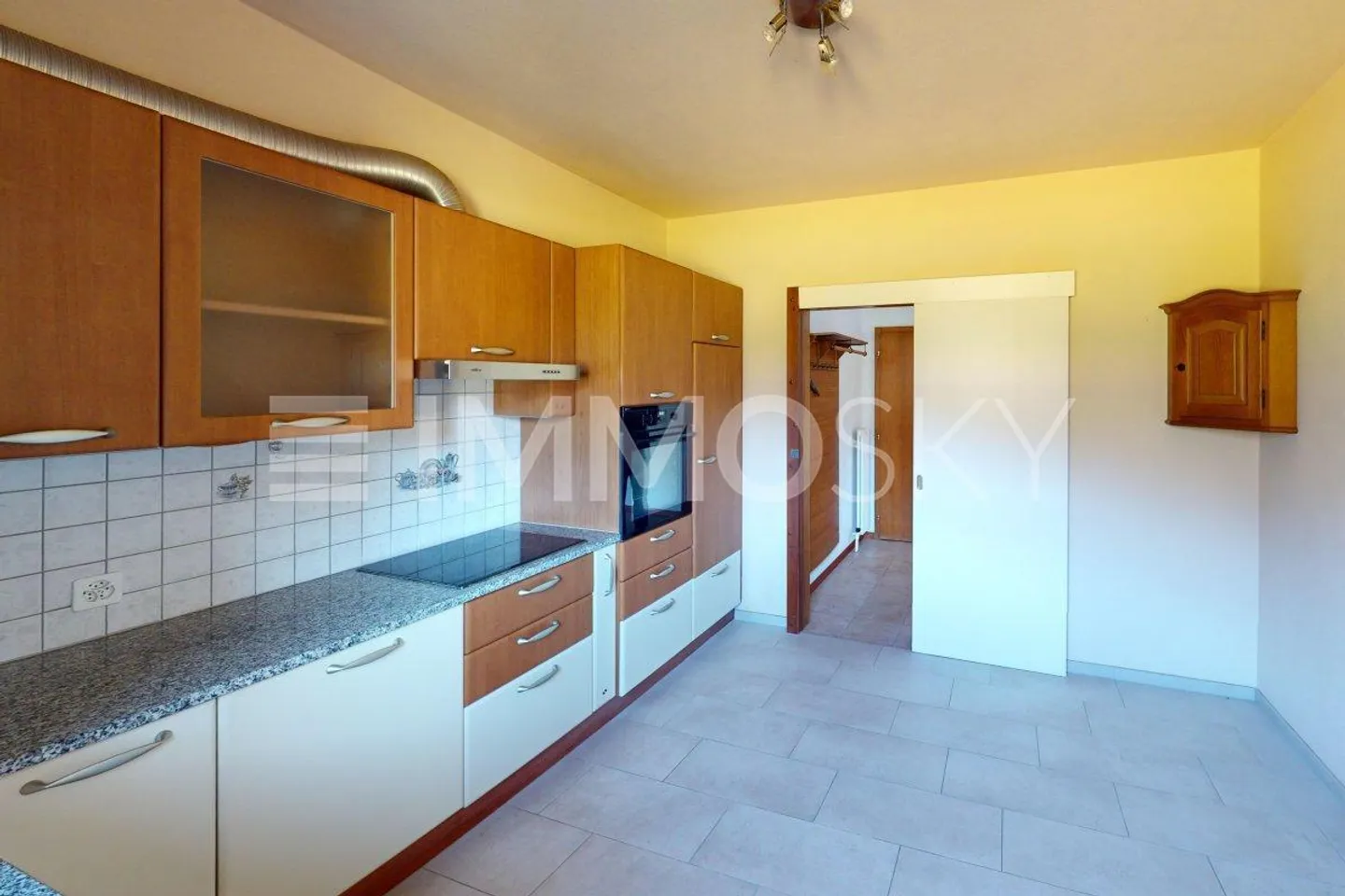 Spacious Apartment in Quartino - Photo 4 of 5