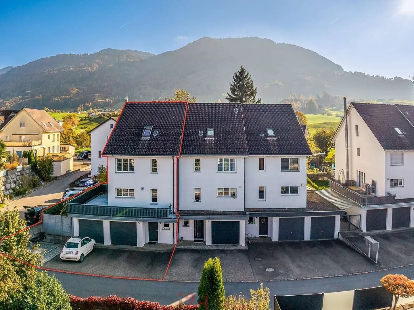Space for the whole family? Large 5.5-room corner house with garden and terrace - Photo 2 of 12