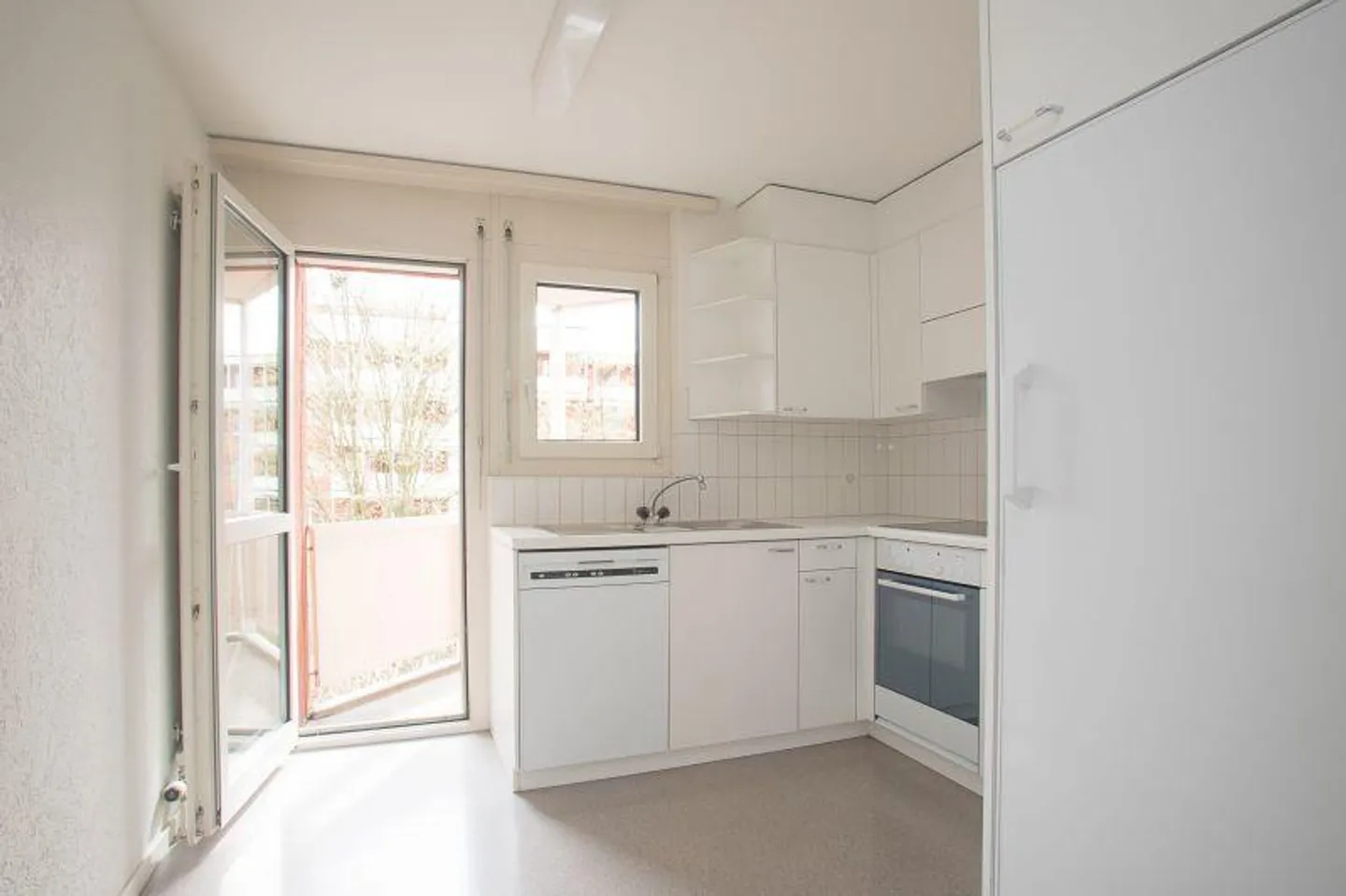 Familienwohnung an der Birs mit Gartensitzplatz - Foto 3 von 9