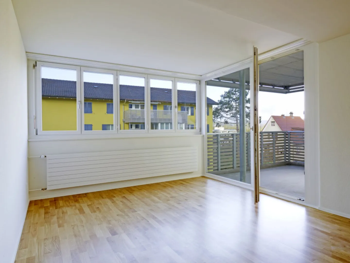 Bright 4-room apartment for rent - Photo 7 of 7