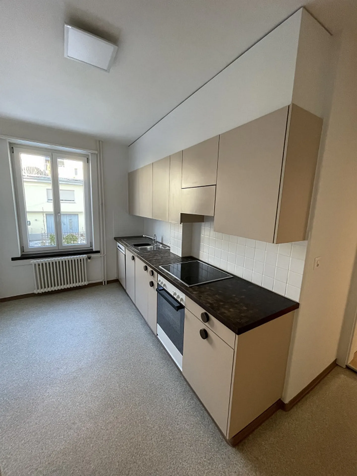 partially renovated, beautiful old apartment ground floor - Photo 5 of 22