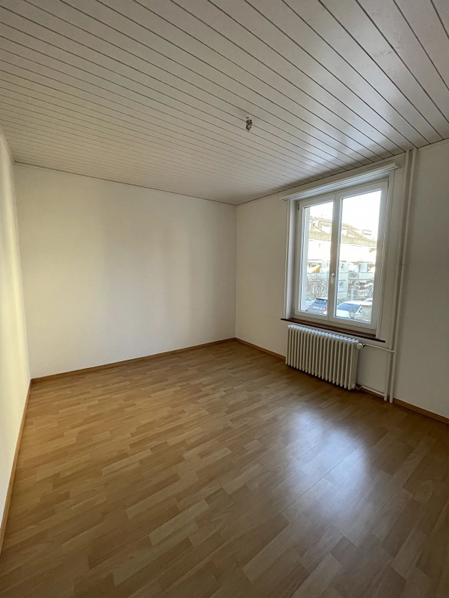 partially renovated, beautiful old apartment ground floor - Photo 9 of 22
