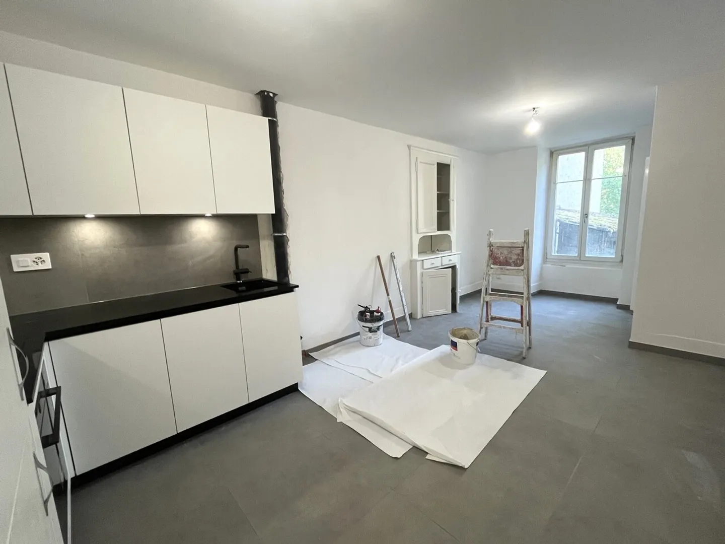 Charmant appartement 2 pièces avec jardin - Photo 2 sur 9
