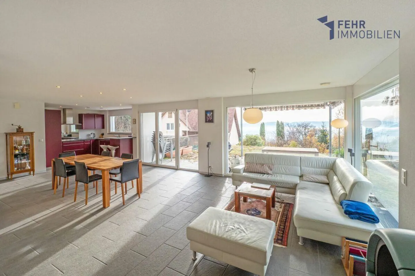 Fehr Immobilien - Aussichtsreiches 5½-Zi.-Einfamilienhaus an idylli... - Foto 6 von 13