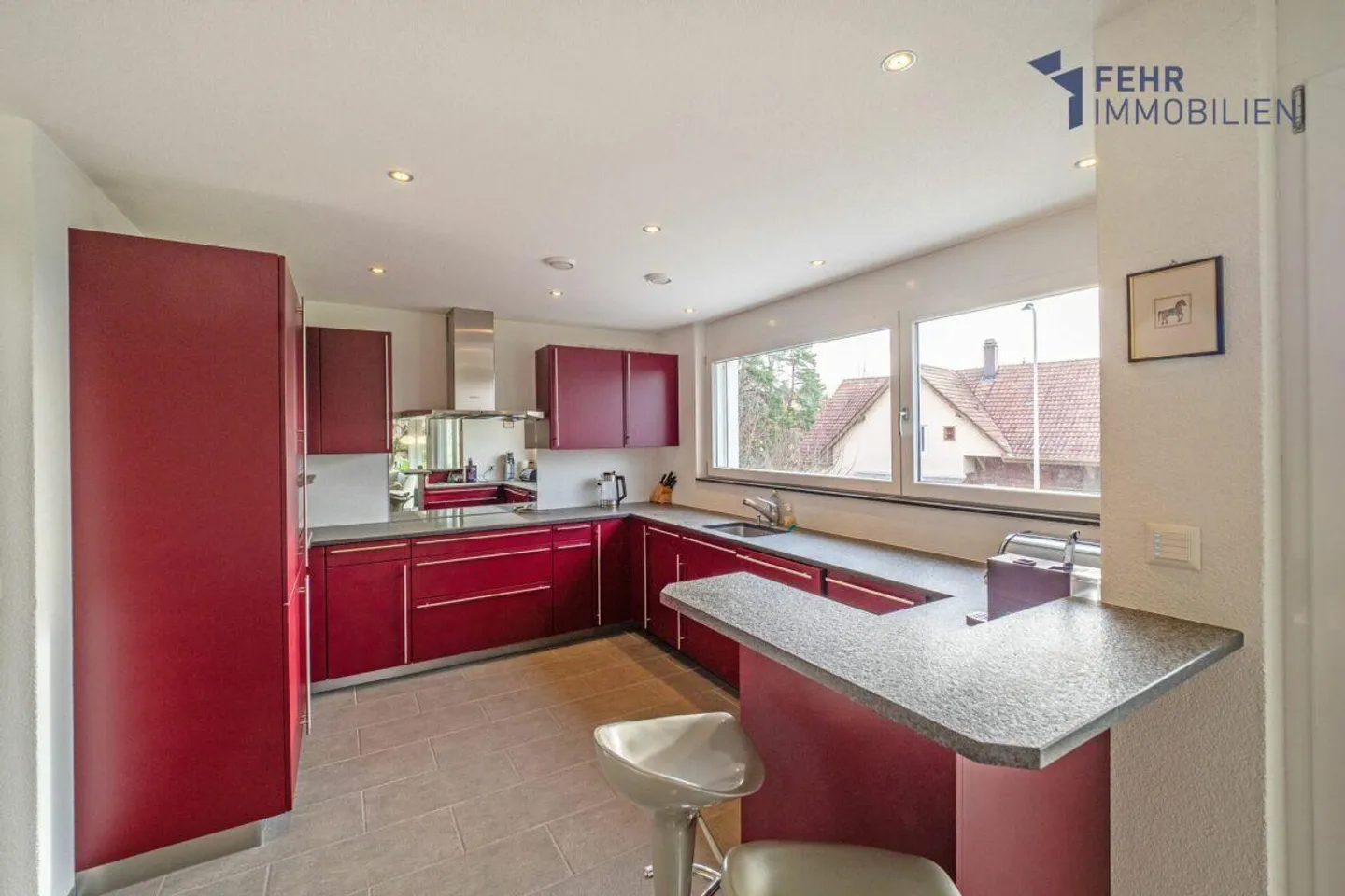 Fehr Immobilien - Aussichtsreiches 5½-Zi.-Einfamilienhaus an idylli... - Foto 4 von 13