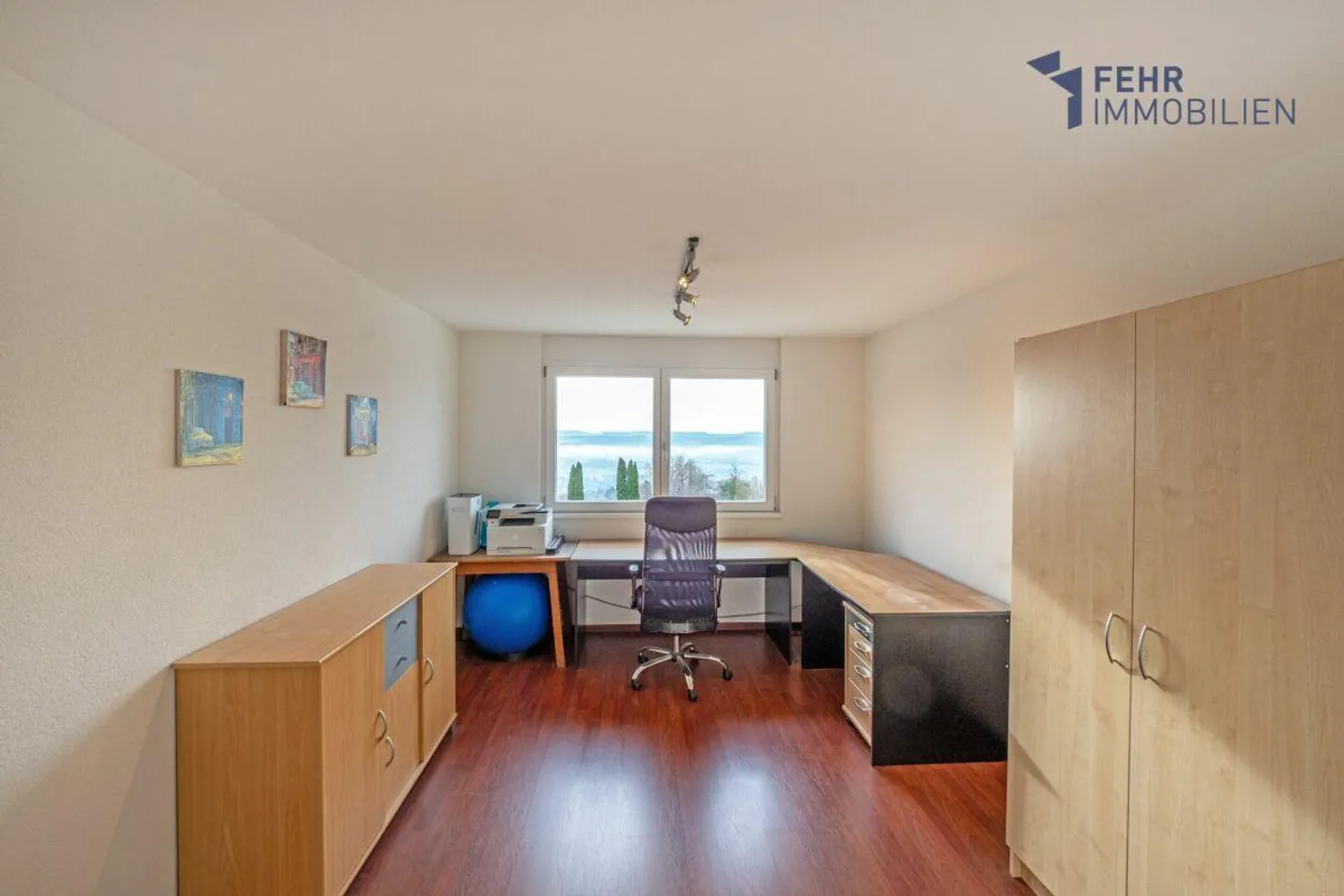 Fehr Immobilien - Aussichtsreiches 5½-Zi.-Einfamilienhaus an idylli... - Foto 8 von 13