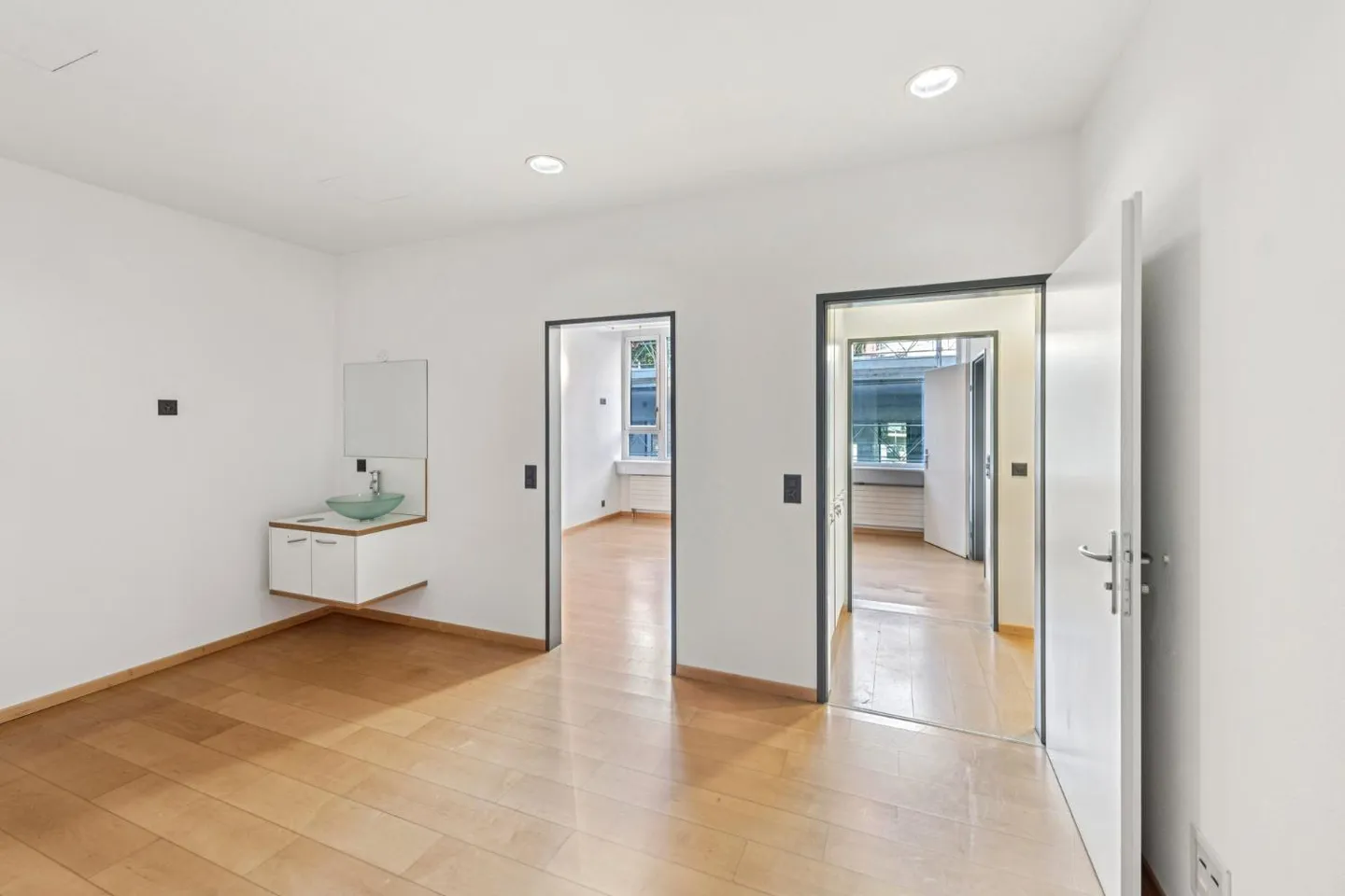 Pratique en emplacement central - à la gare de Baden! - Photo 3 sur 9