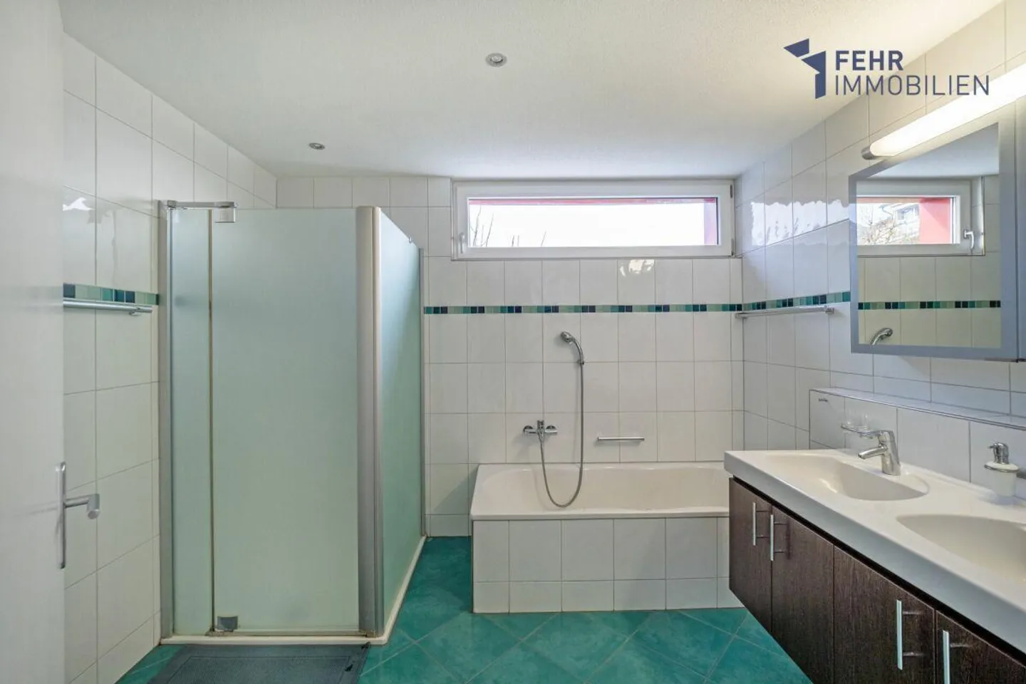 Fehr Immobilien - Aussichtsreiches 5½-Zi.-Einfamilienhaus an idylli... - Foto 9 von 13