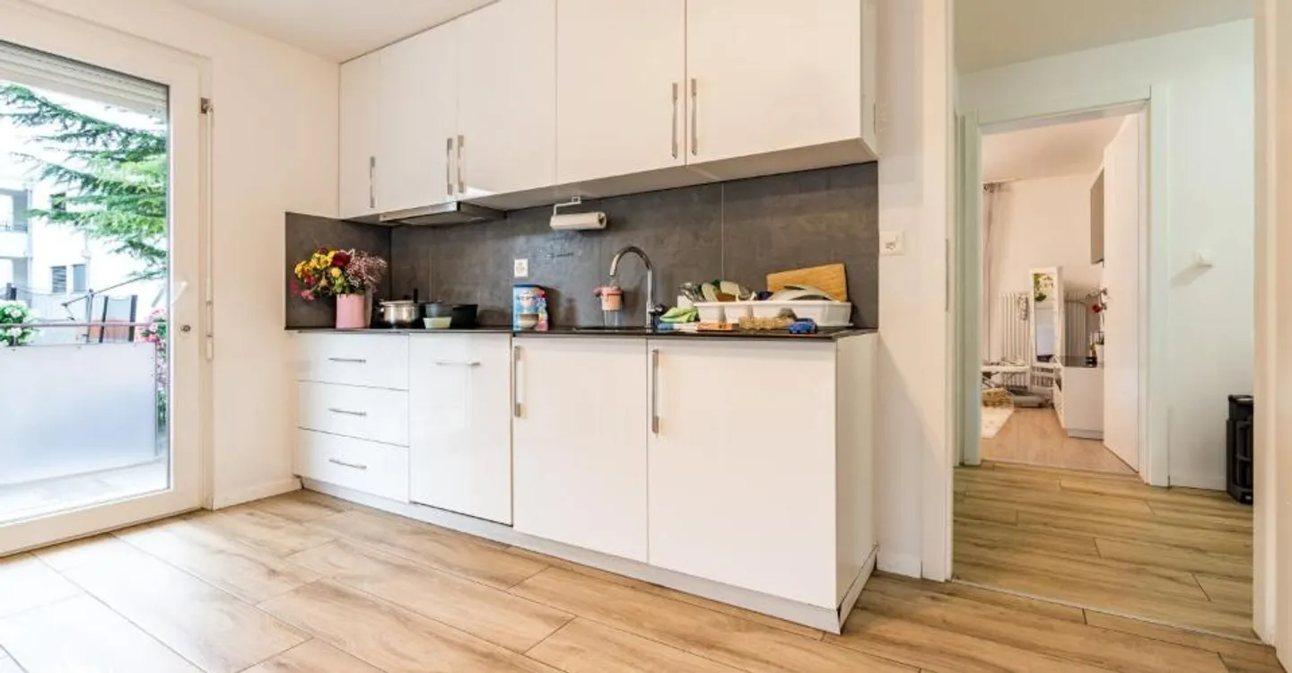 Sunny Perspectives in Salgesch - Renovated Apartment with Charm and Comfort - Photo 3 of 13