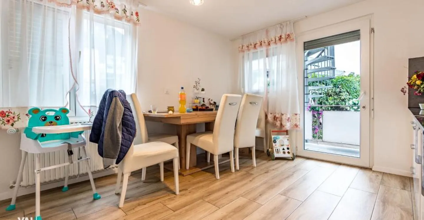Sunny Perspectives in Salgesch - Renovated Apartment with Charm and Comfort - Photo 4 of 13