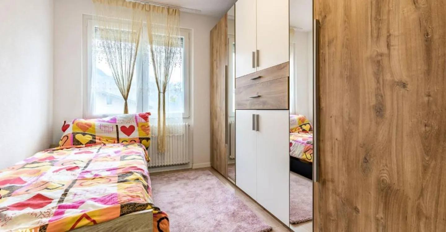 Sunny Perspectives in Salgesch - Renovated Apartment with Charm and Comfort - Photo 6 of 13