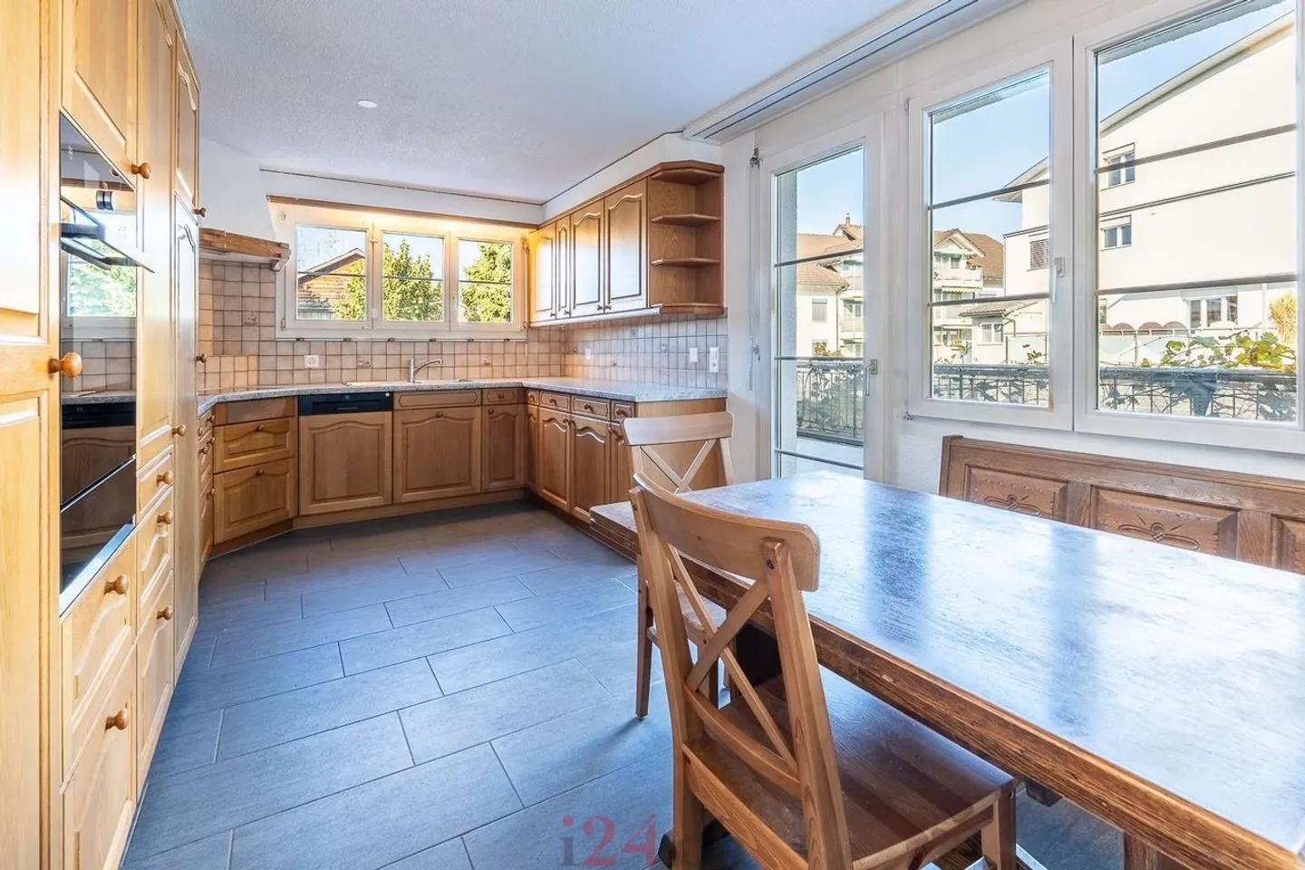 Space for the whole family? Large 5.5-room corner house with garden and terrace - Photo 6 of 12