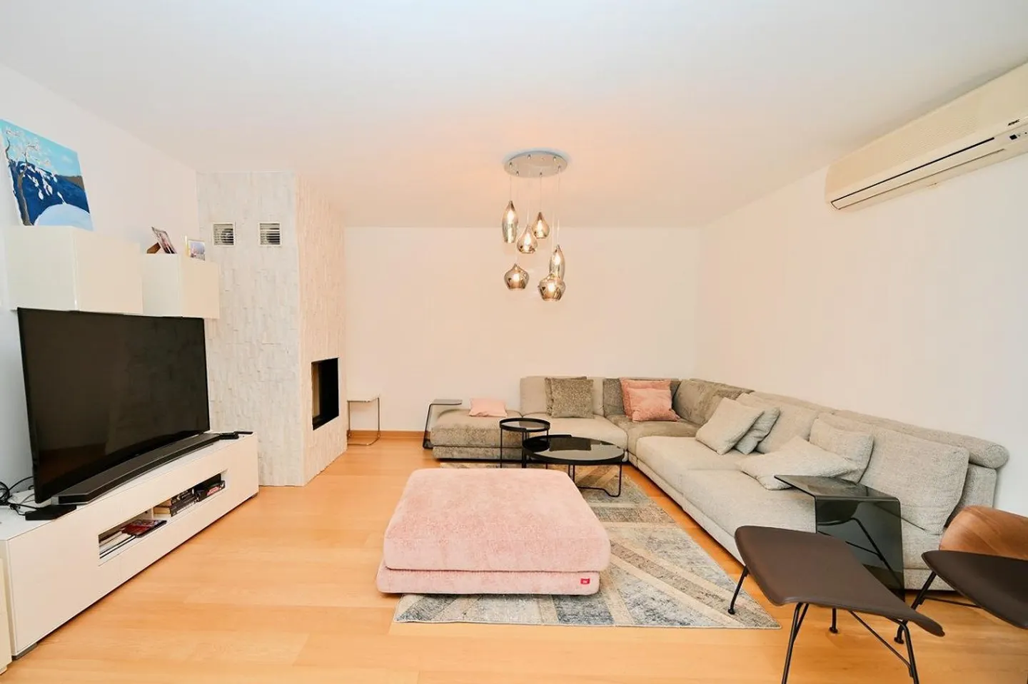Elegant Apartment with Garden - 1.5 km to TASIS School - Photo 2 of 17
