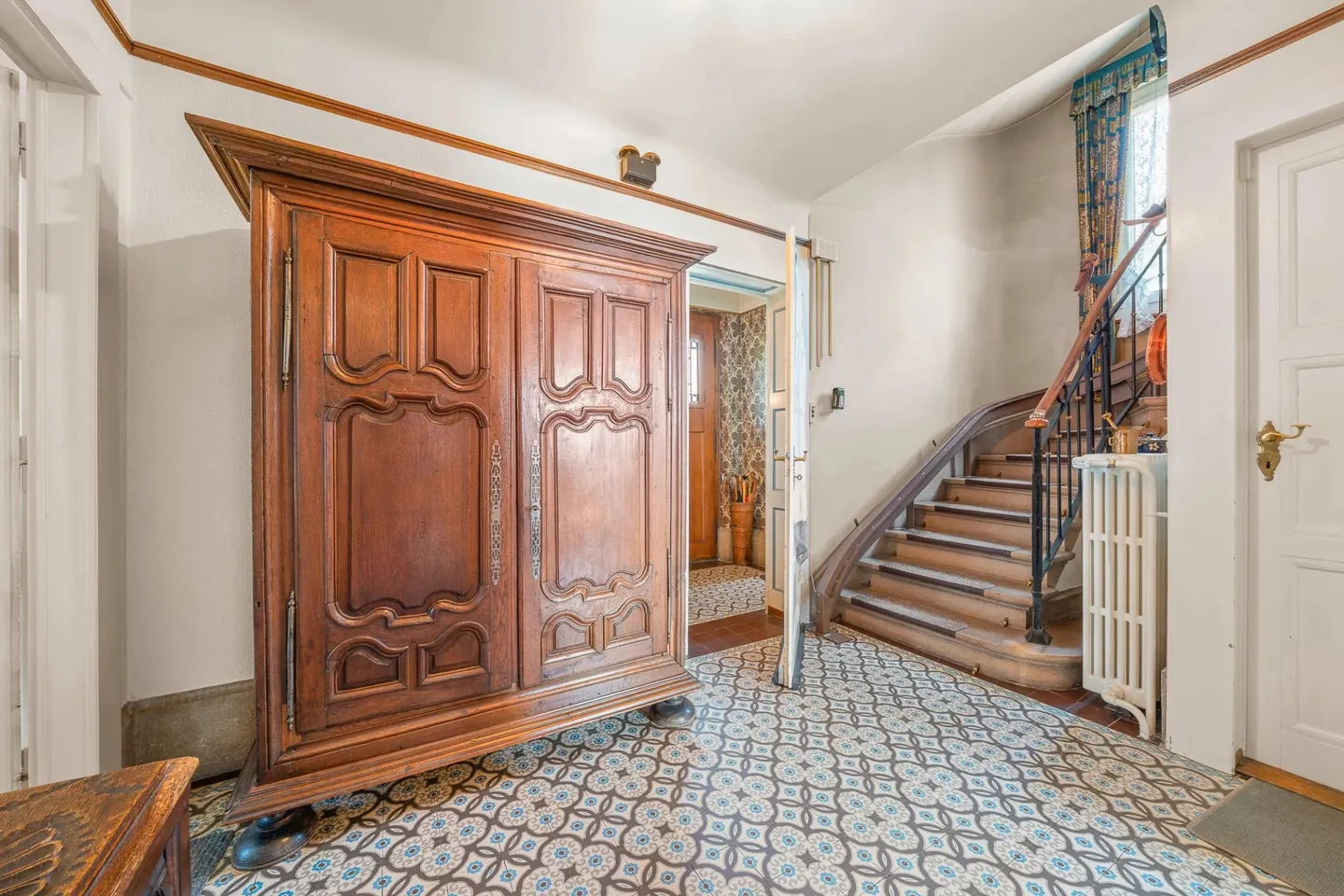 Affascinante Casa Familiare con Vista Lago - Foto 5 di 19