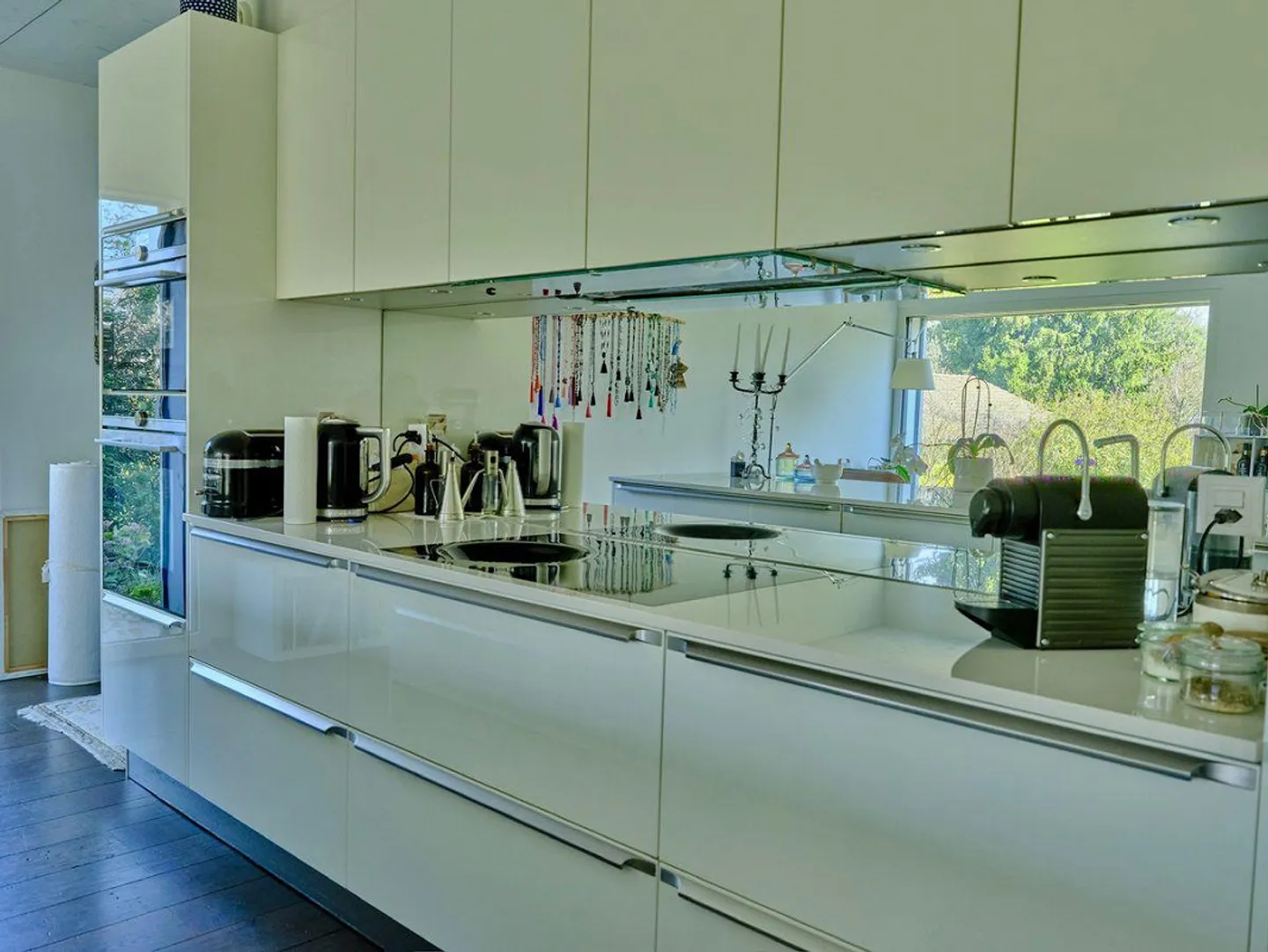 Contemporary Townhouse with Garden - Photo 5 of 13