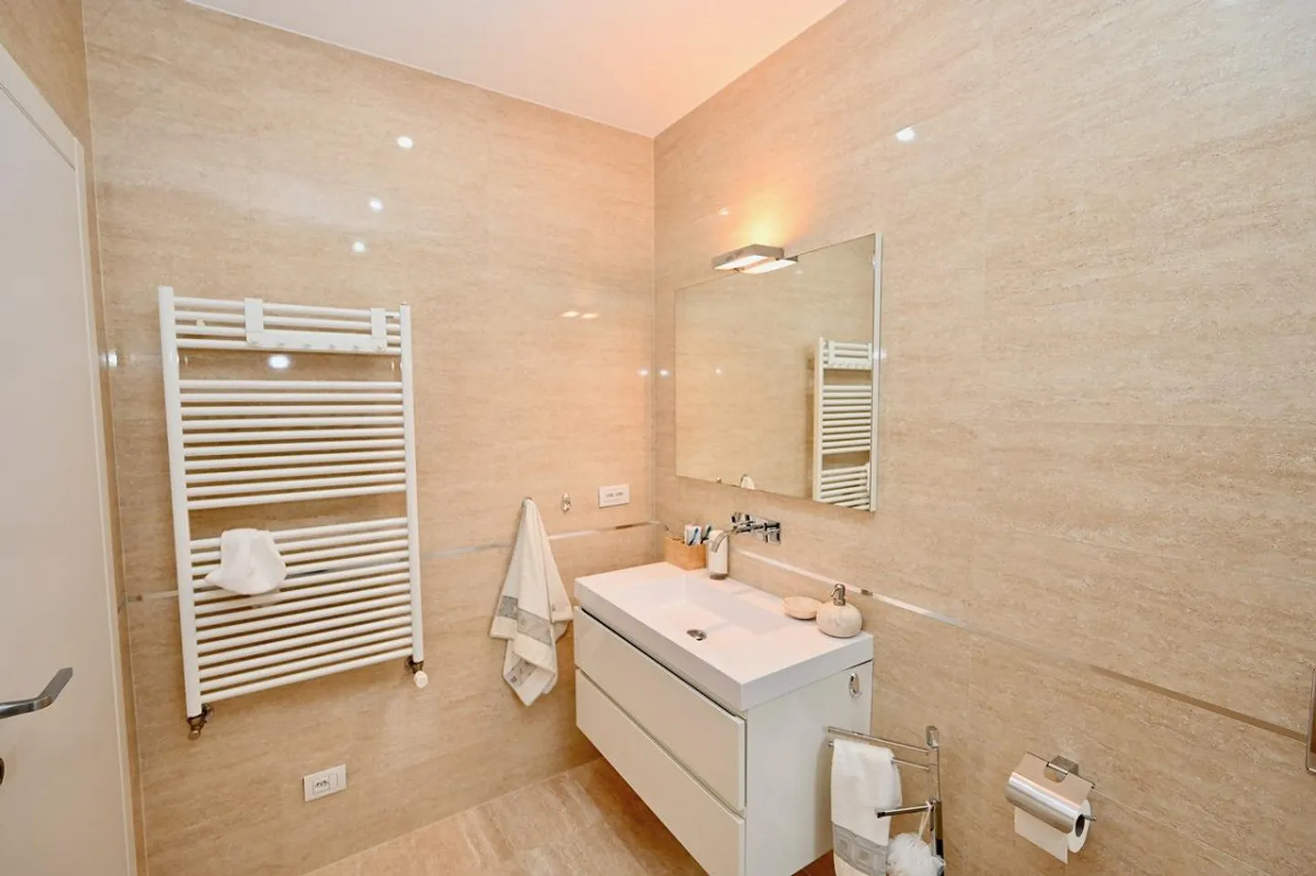 Elegant Apartment with Garden - 1.5 km to TASIS School - Photo 17 of 17